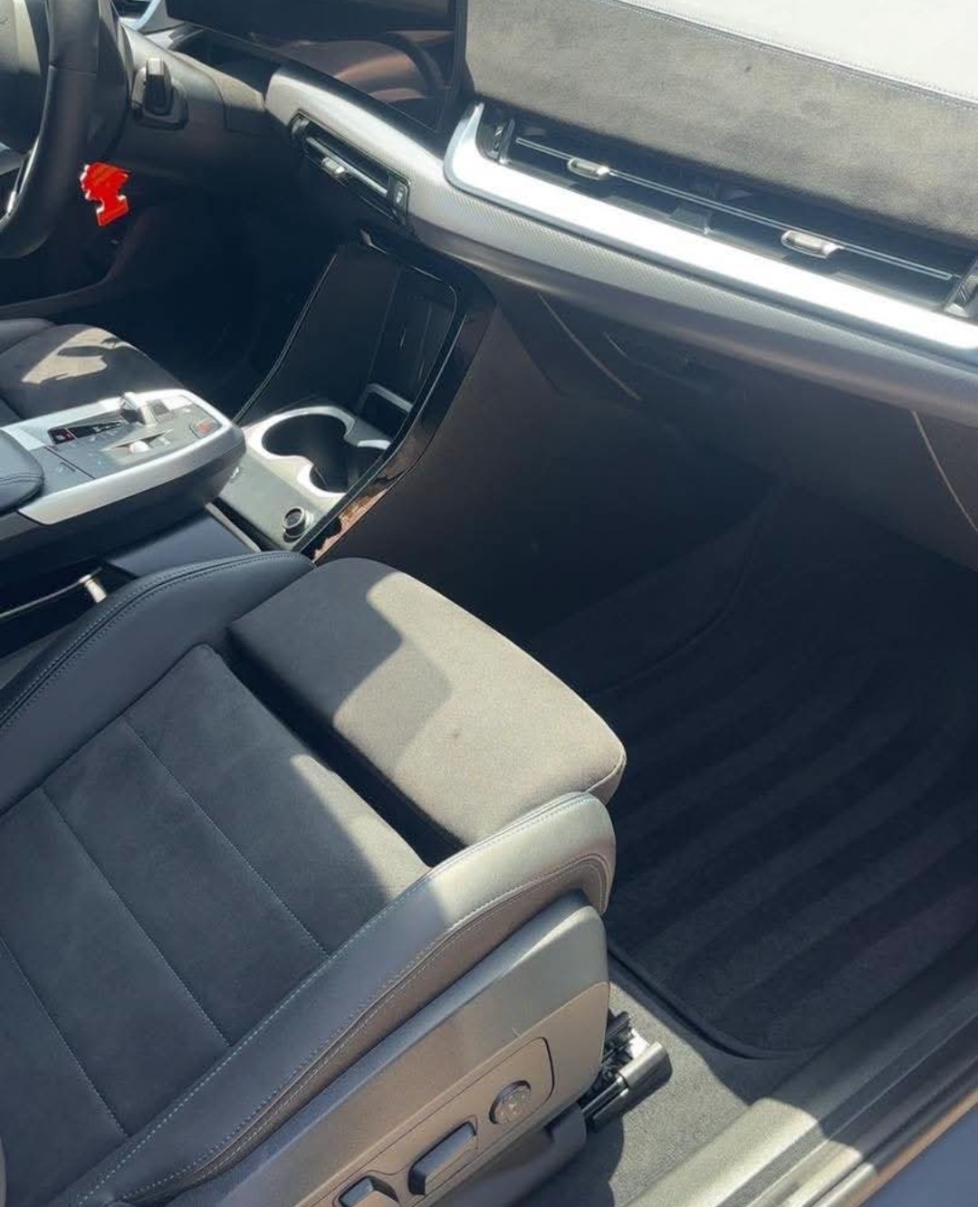 BMW iX1 — remise en état complète de l'habitacle — photo 2