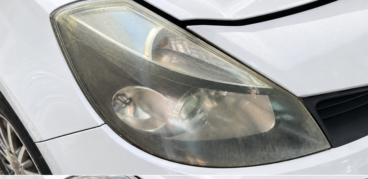 Renault Clio — optique avant gauche — photo 2